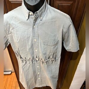 NWT Schnayderman's Leisure Indigo Jean Short Sleeve Light Blue Shirt. Small